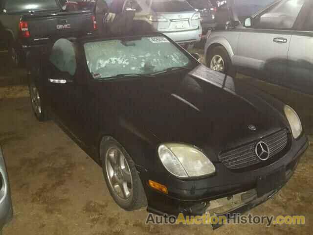 2001 MERCEDES-BENZ SLK 320, WDBKK65F51F197070