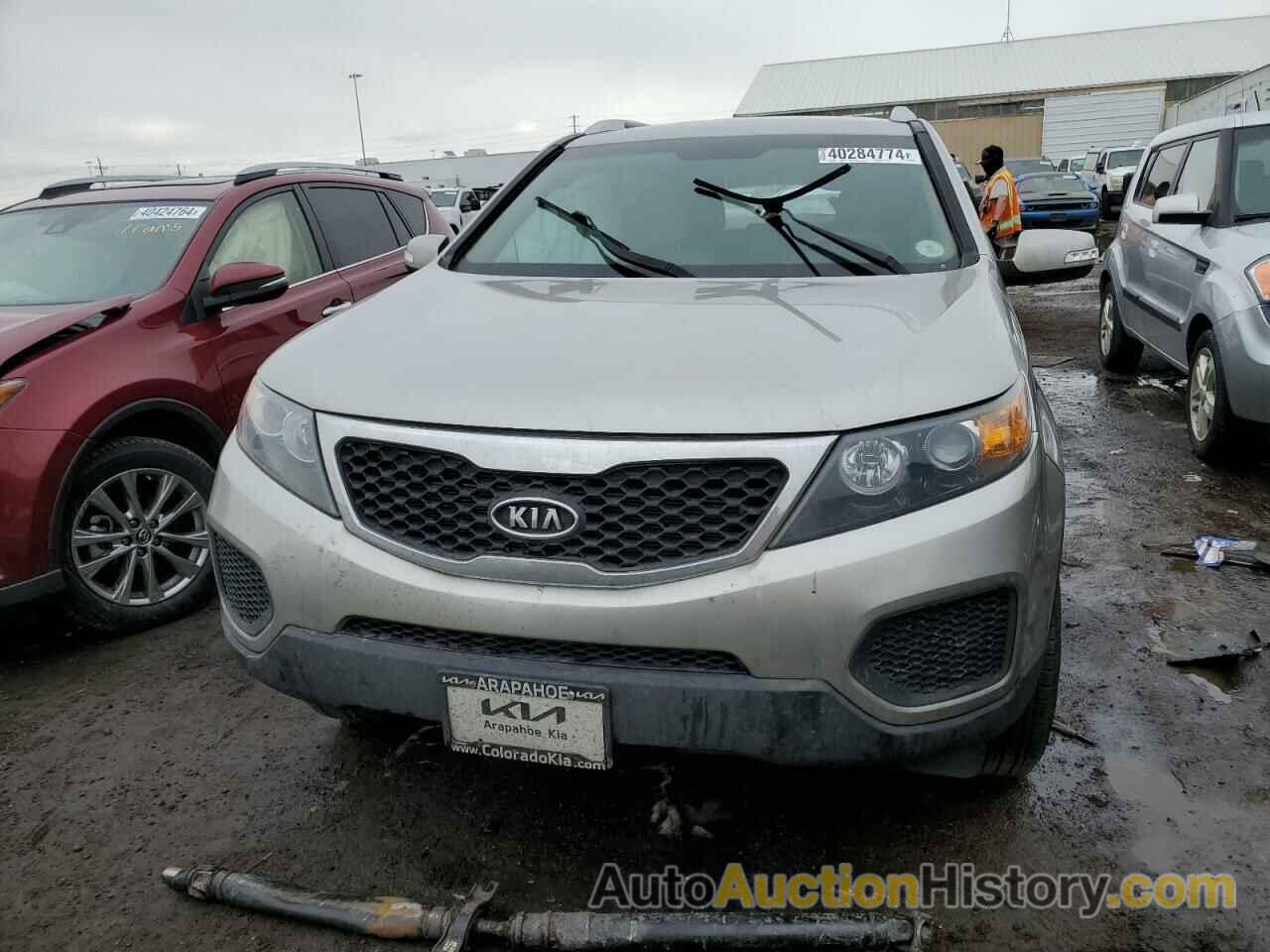 KIA SORENTO LX, 5XYKTDA2XDG316089