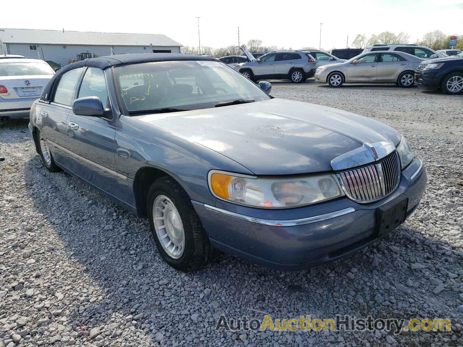 2000 LINCOLN TOWNCAR EXECUTIVE, 1LNHM81W5YY867623