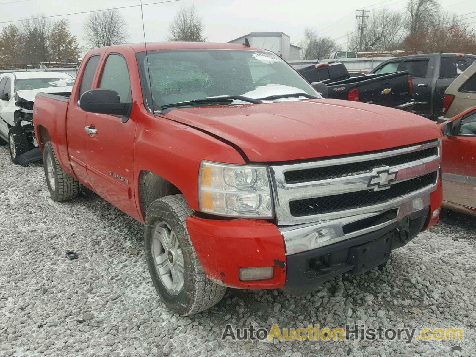 2011 CHEVROLET SILVERADO K1500 LT, 1GCRKSE3XBZ336902