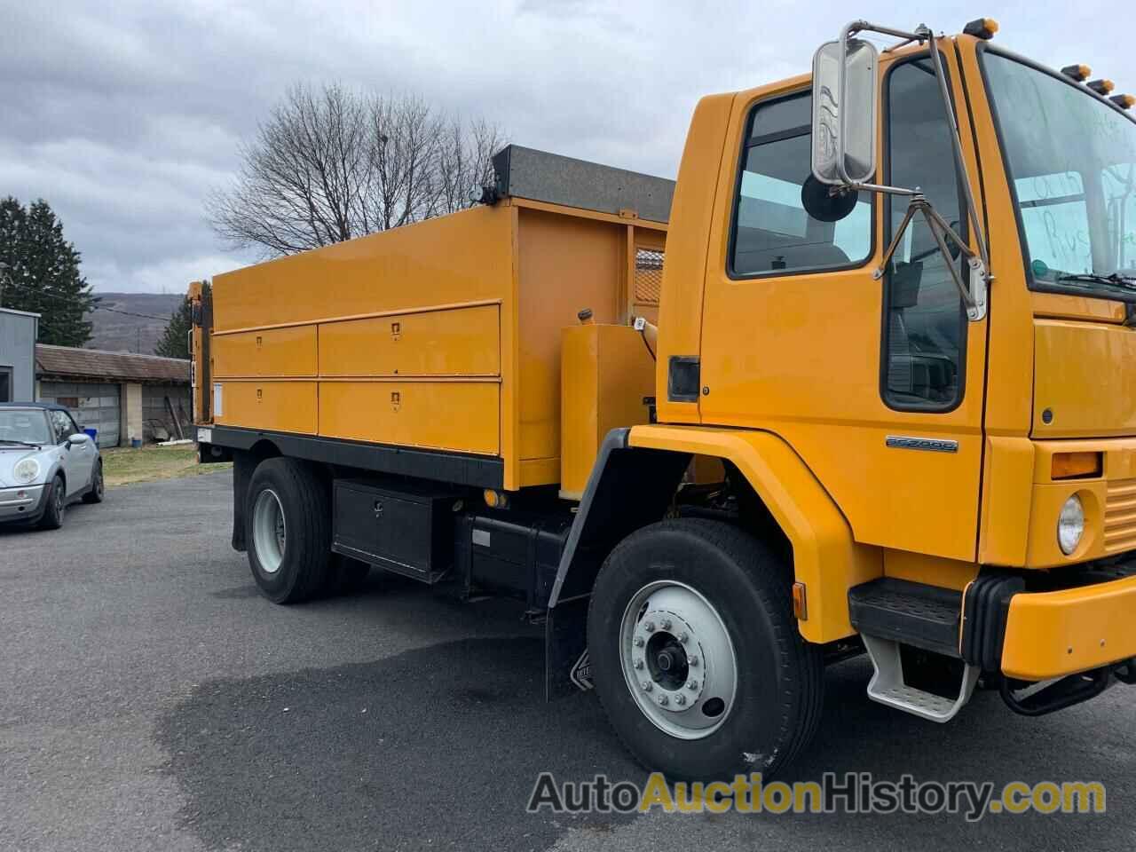 2001 STERLING TRUCK ALL MODELS 7000, 49HAABBV81HH51888