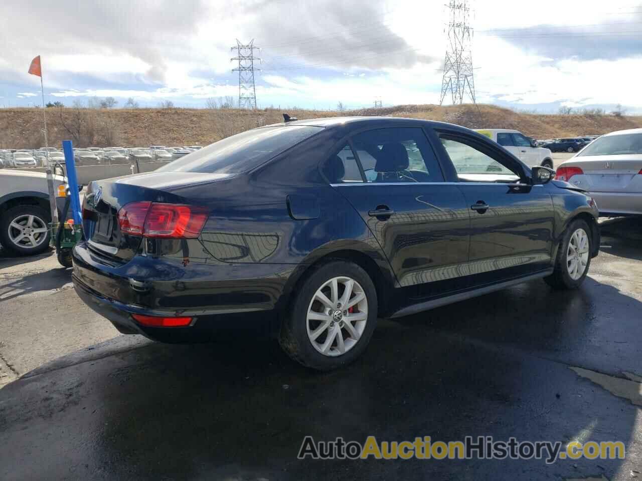 VOLKSWAGEN JETTA GLI, 3VW4S7AJ8DM279113