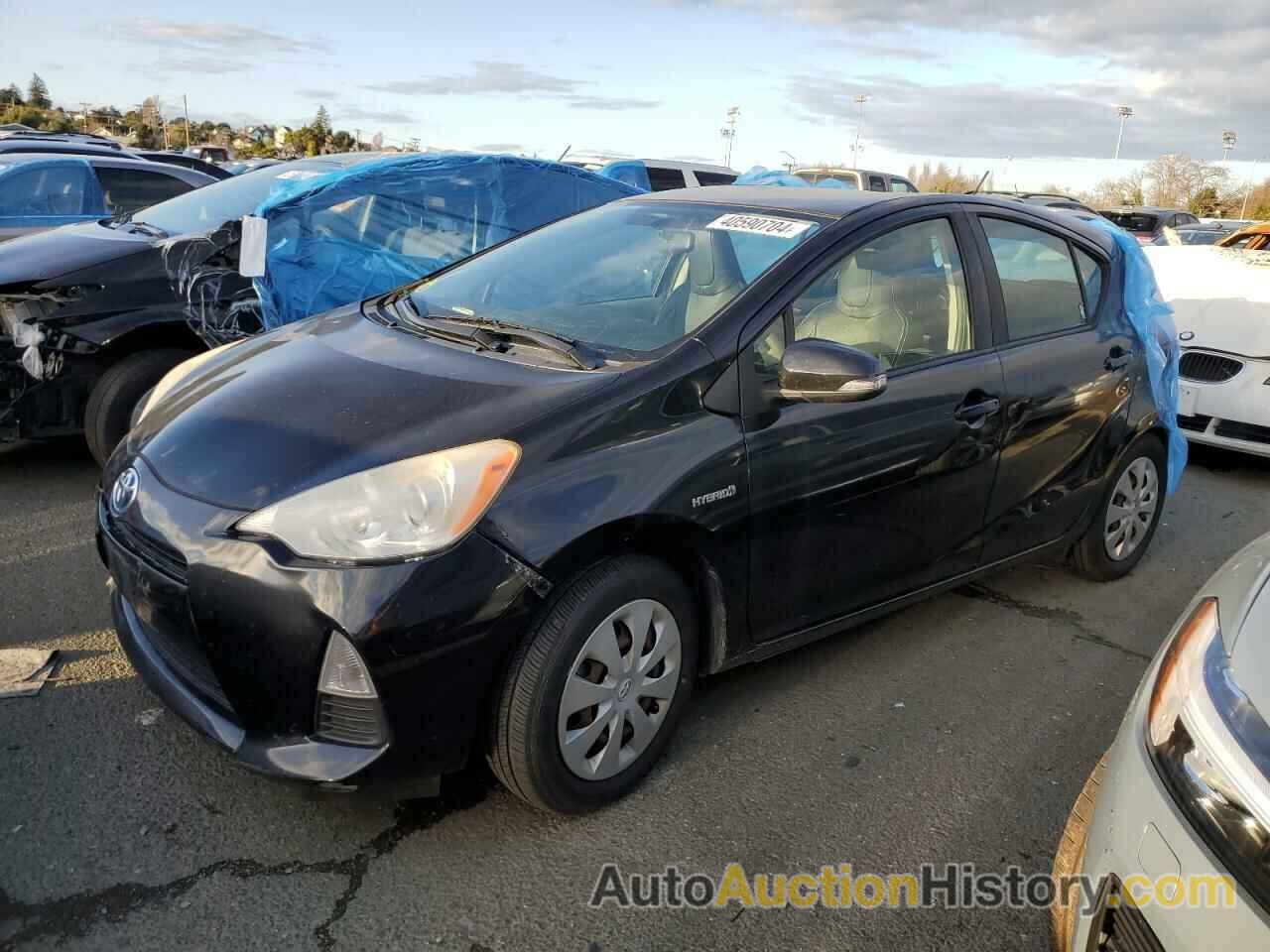 TOYOTA PRIUS, JTDKDTB39D1555275