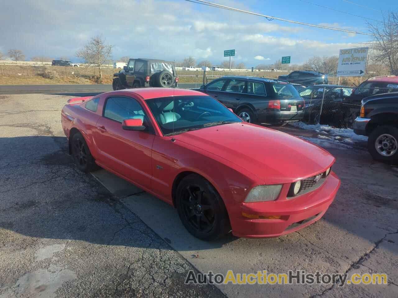FORD MUSTANG GT, 1ZVHT82H855228797