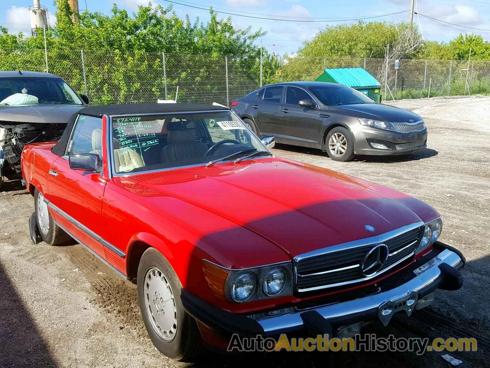 1986 MERCEDES-BENZ 560 SL, WDBBA48D3GA052150