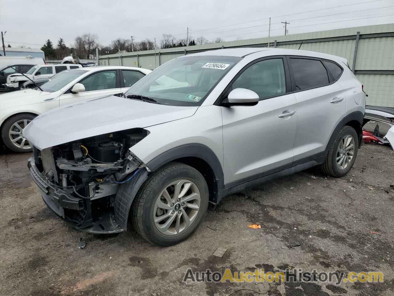 HYUNDAI TUCSON SE, KM8J2CA4XJU645388