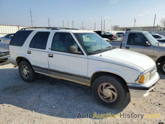 CHEVROLET BLAZER, 1GNDT13W0V2104490