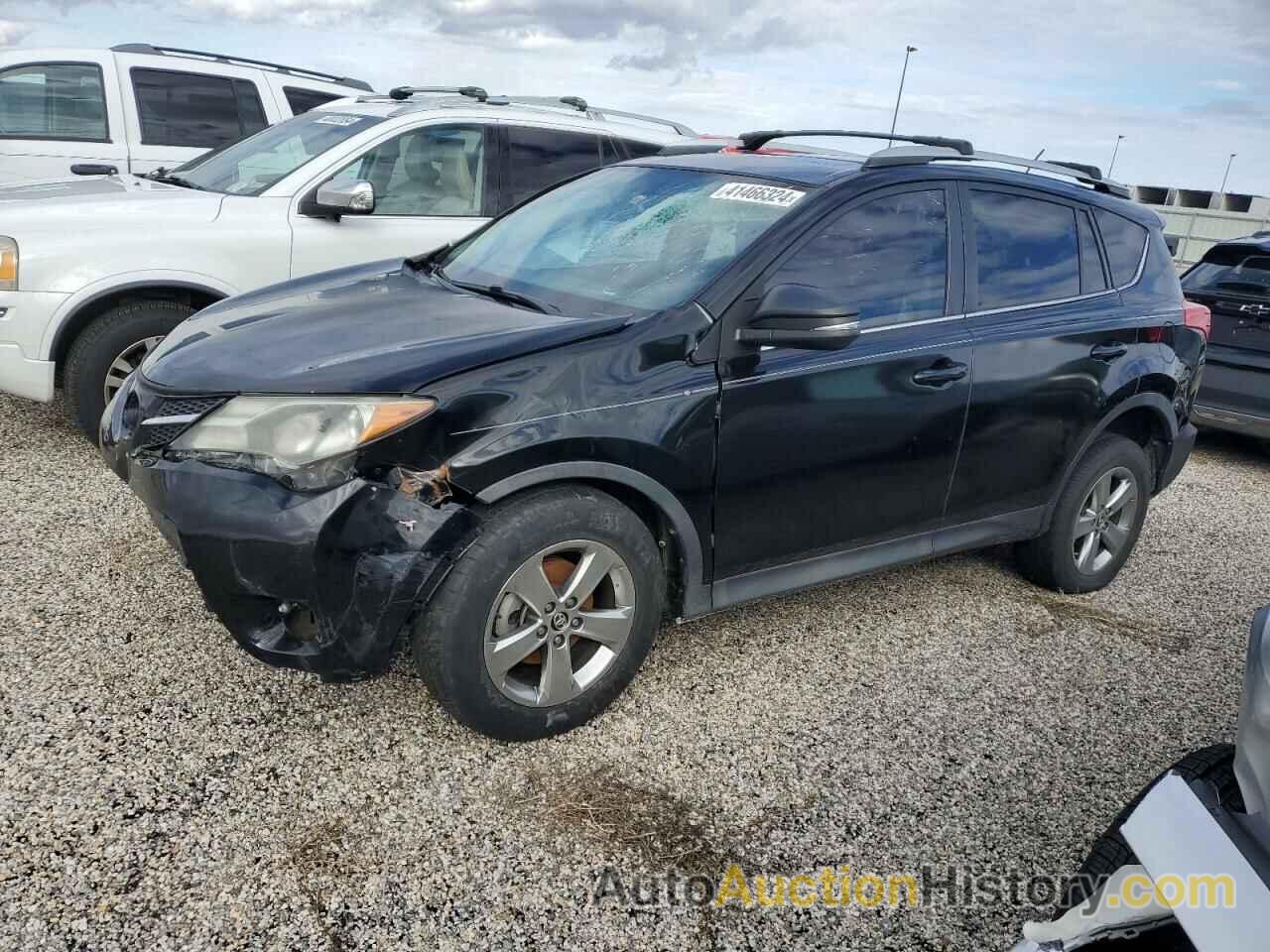 TOYOTA RAV4 XLE, 2T3WFREV7FW215655