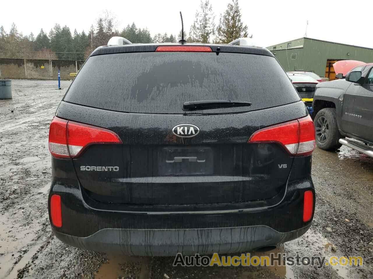 KIA SORENTO LX, 5XYKT4A75FG599130