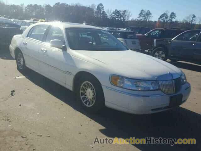 2002 LINCOLN TOWNCAR SIGNATURE, 1LNHM82W22Y625961