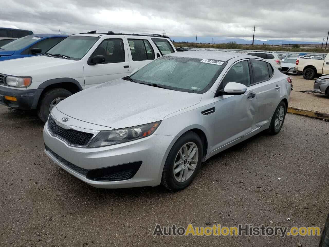 KIA OPTIMA LX, KNAGM4A70B5121829