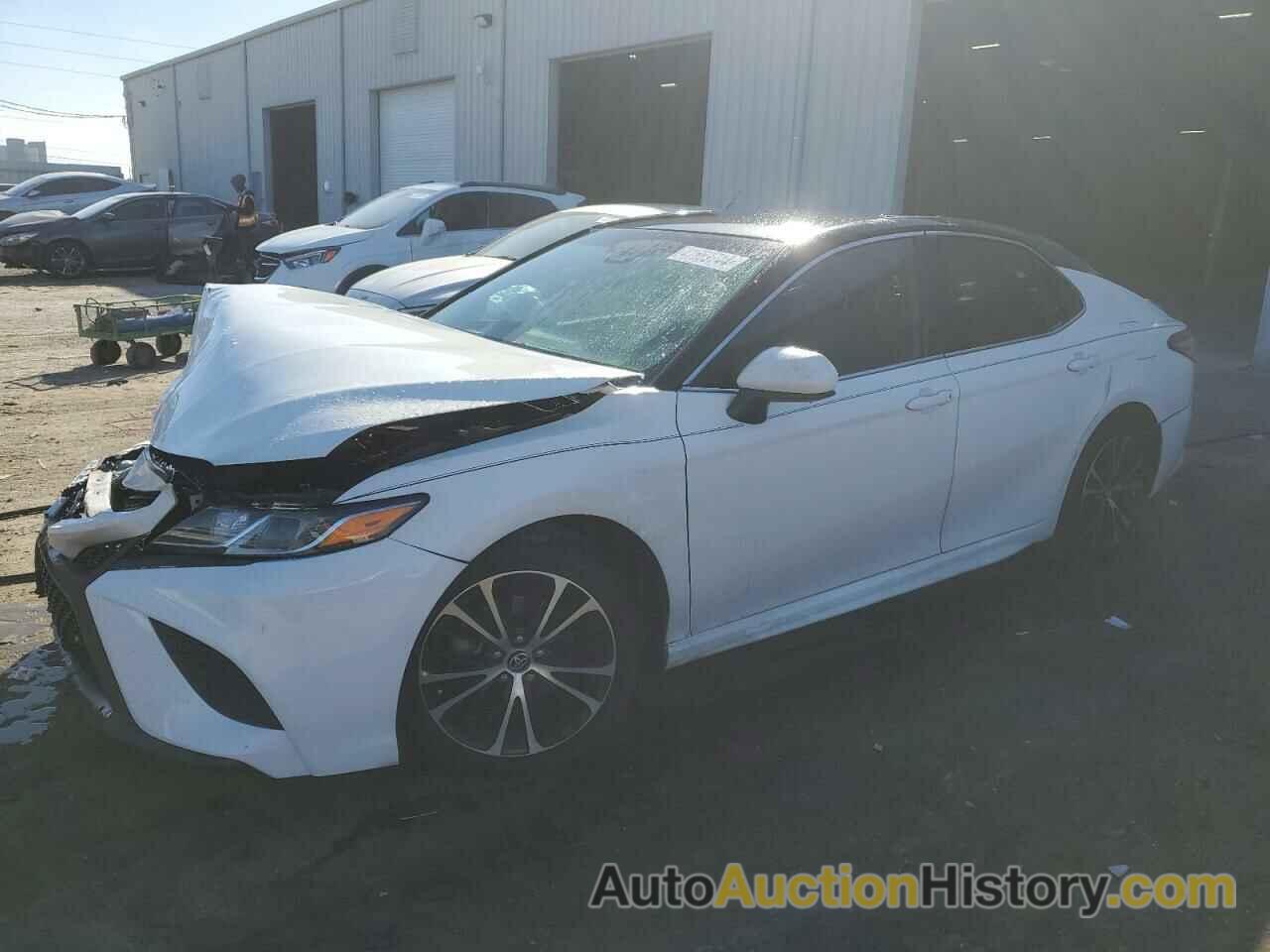 TOYOTA CAMRY SE, 4T1G11AK4LU882025