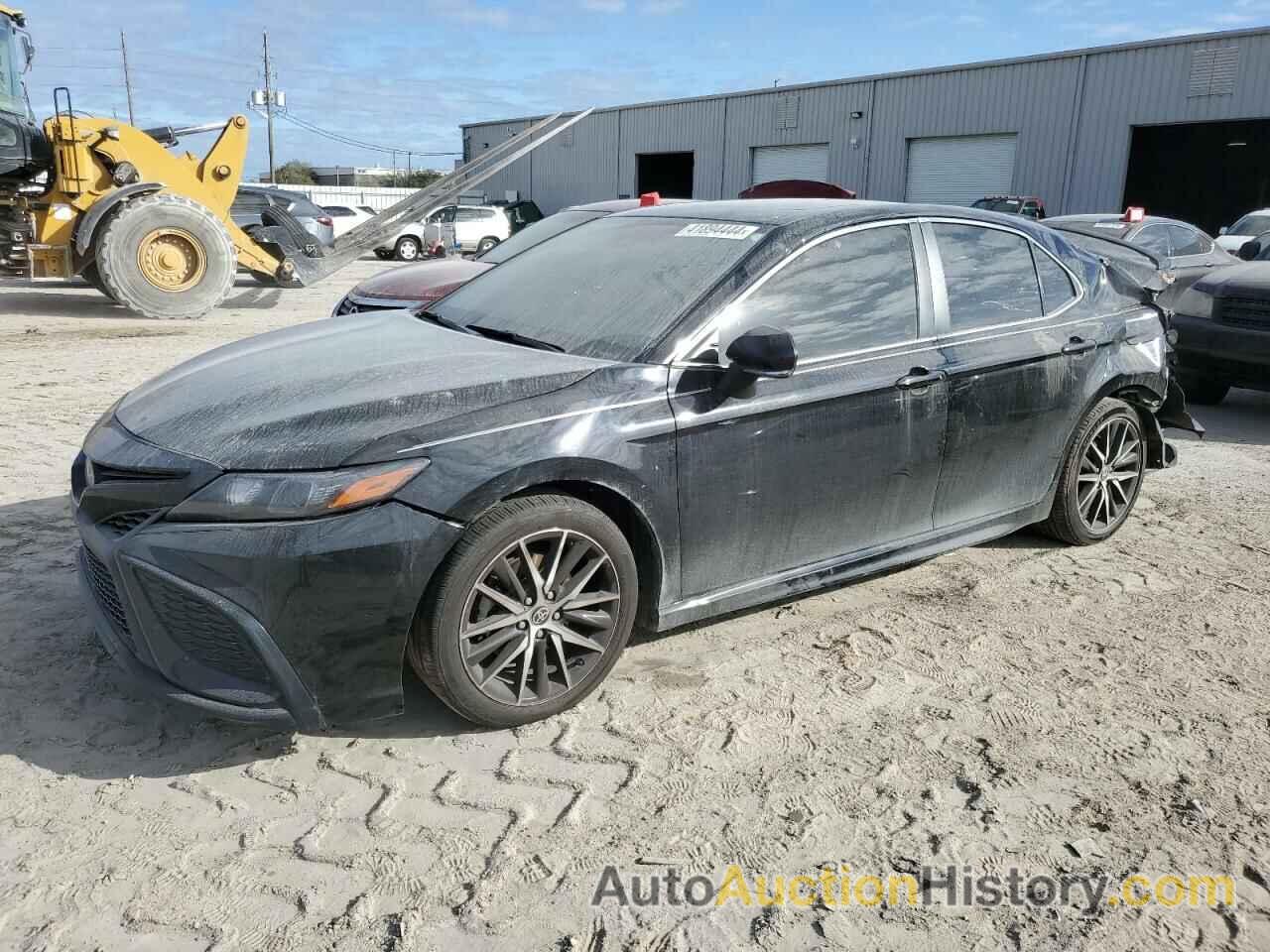 TOYOTA CAMRY SE, 4T1T11AK2NU047851