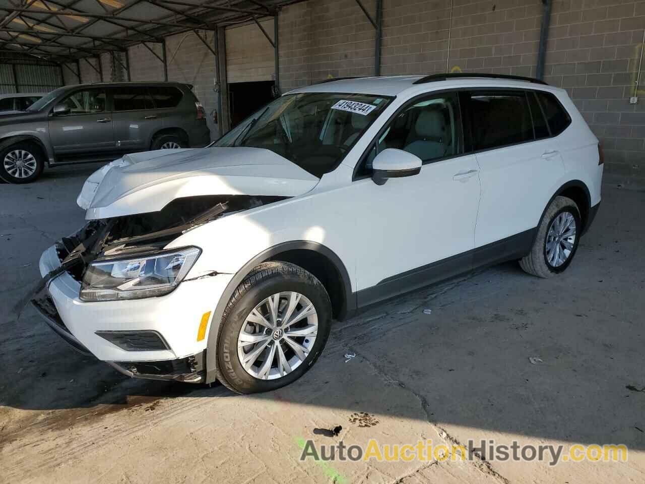 VOLKSWAGEN TIGUAN S, 3VV1B7AX0LM105398