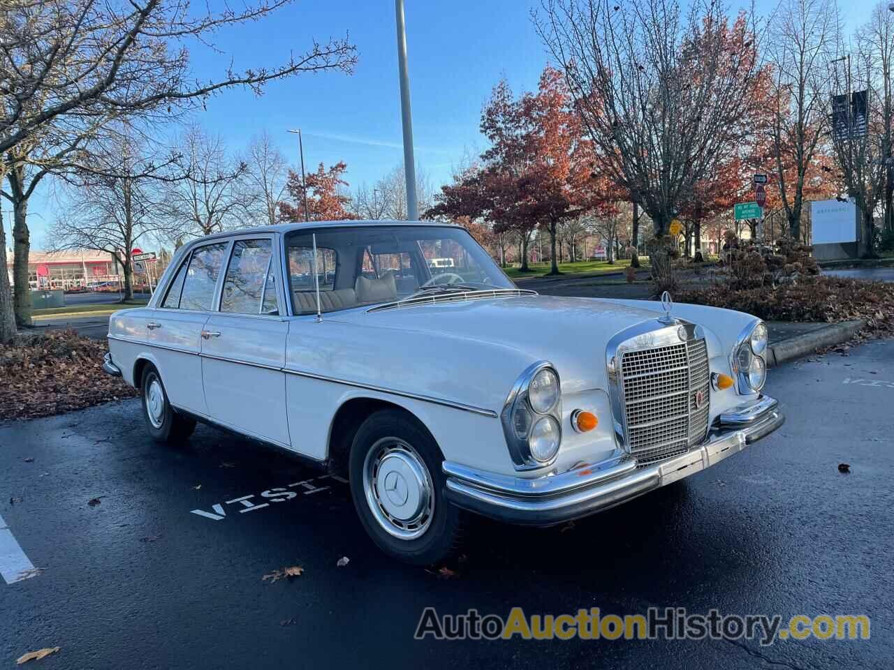 1967 MERCEDES-BENZ 250-CLASS, 10801412032565