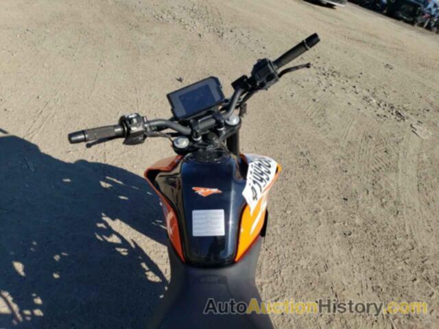 KTM MOTORCYCLE DUKE, MD2JPJ40XKC214859