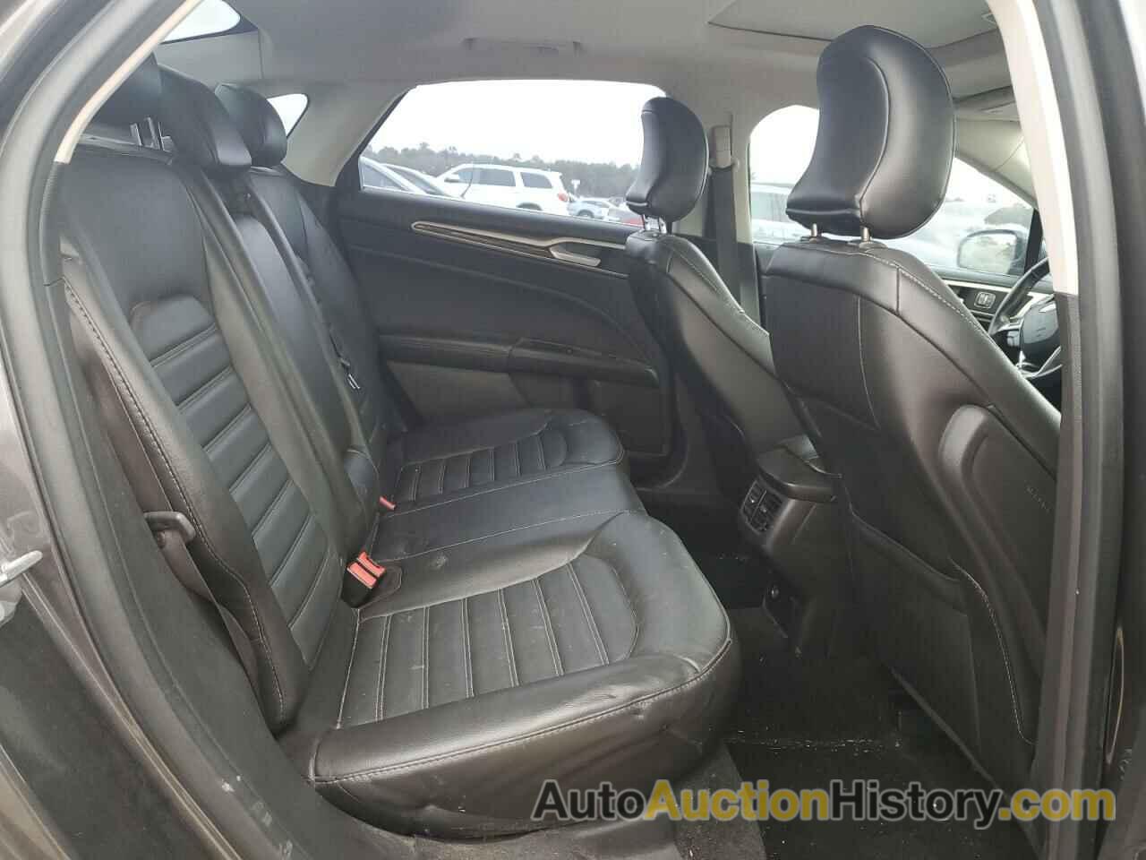 FORD FUSION SE, 3FA6P0HD2GR247954