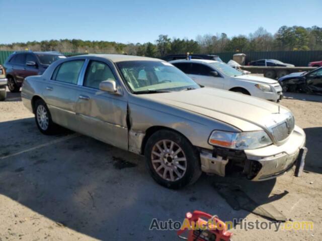 LINCOLN TOWNCAR SIGNATURE, 1LNHM81W77Y637578