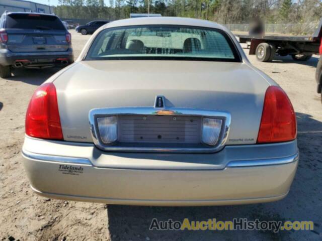 LINCOLN TOWNCAR SIGNATURE, 1LNHM81W77Y637578