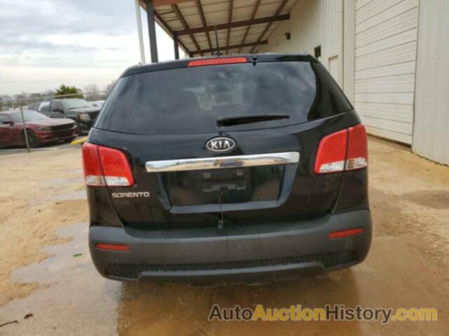 KIA SORENTO BASE, 5XYKT3A1XBG154009