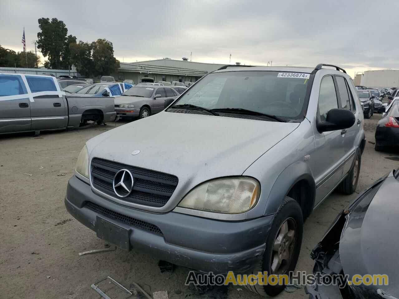 MERCEDES-BENZ M-CLASS 320, 4JGAB54E4WA020834