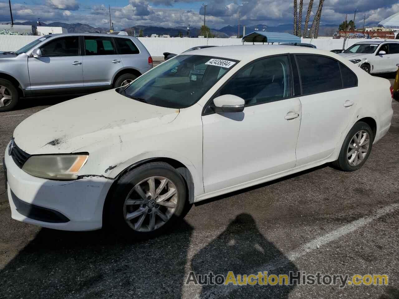 VOLKSWAGEN JETTA SE, 3VWDZ7AJ0BM353939