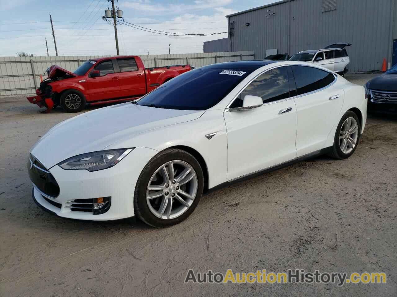 TESLA MODEL S 70D, 5YJSA1S23FF088773