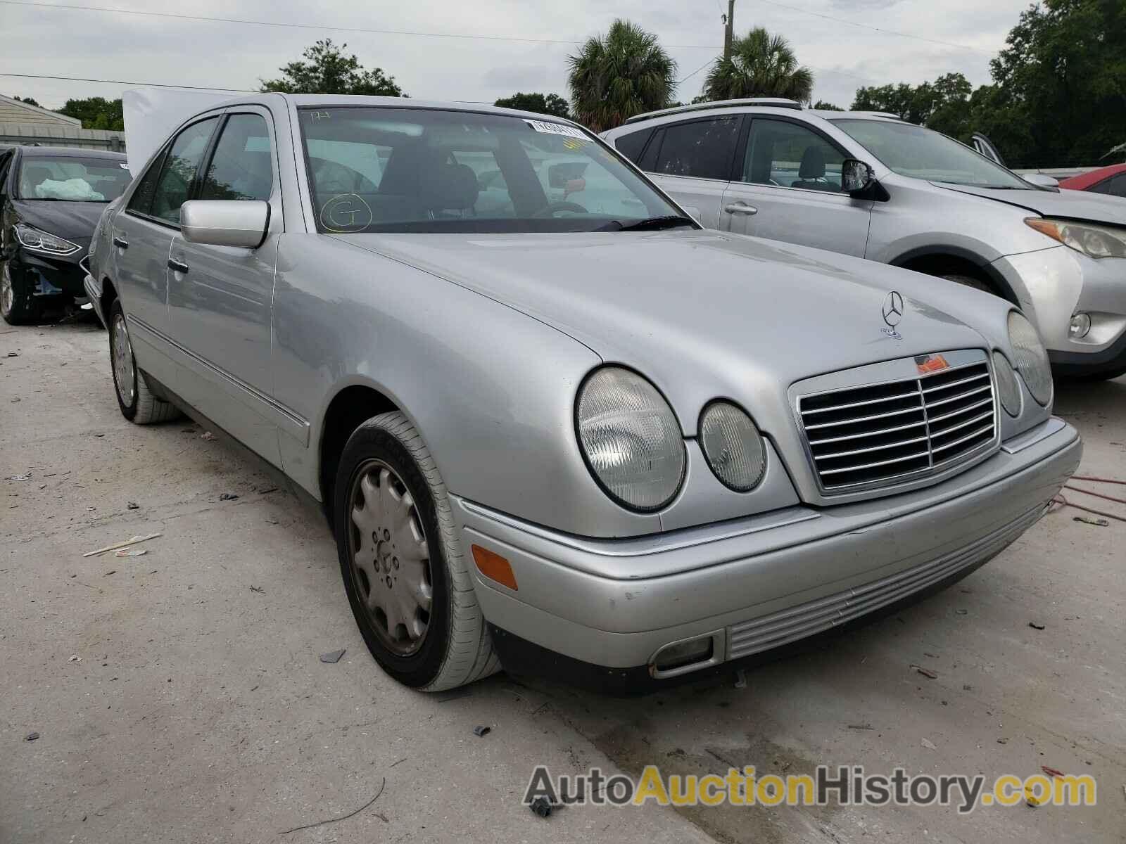 1998 MERCEDES-BENZ E CLASS 320, WDBJF65F1WA650573