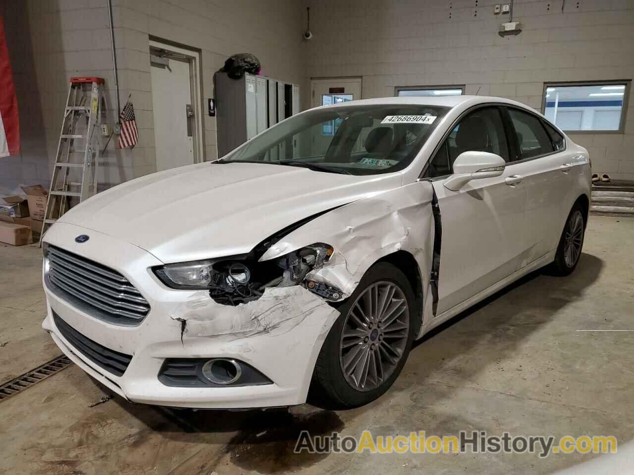 FORD FUSION SE, 3FA6P0HD3FR136408