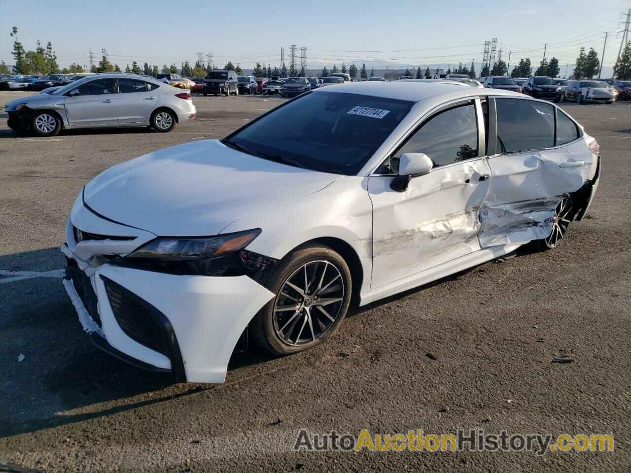 TOYOTA CAMRY SE, 4T1G11AK9MU577590