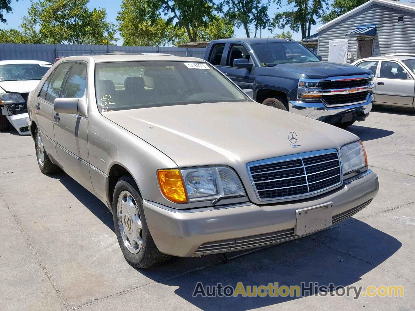 1992 MERCEDES-BENZ 300 SE, WDBGA32E5NA040001