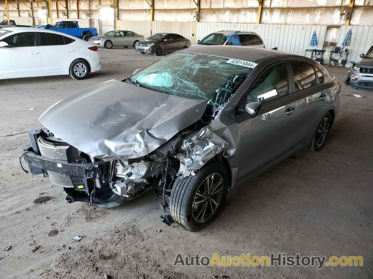 KIA FORTE LX, 3KPF24AD2PE608391