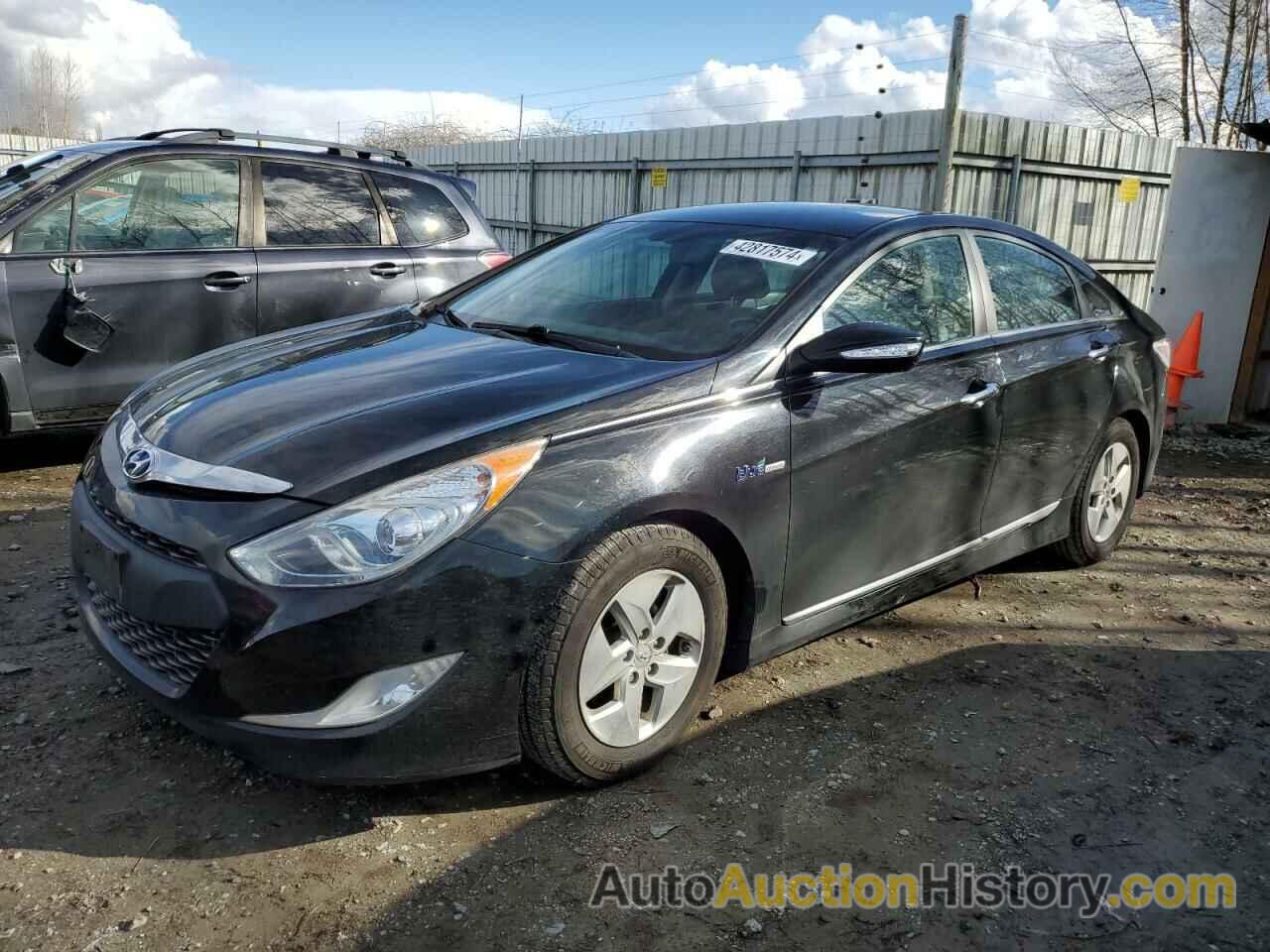 HYUNDAI SONATA HYBRID, KMHEC4A47CA042035