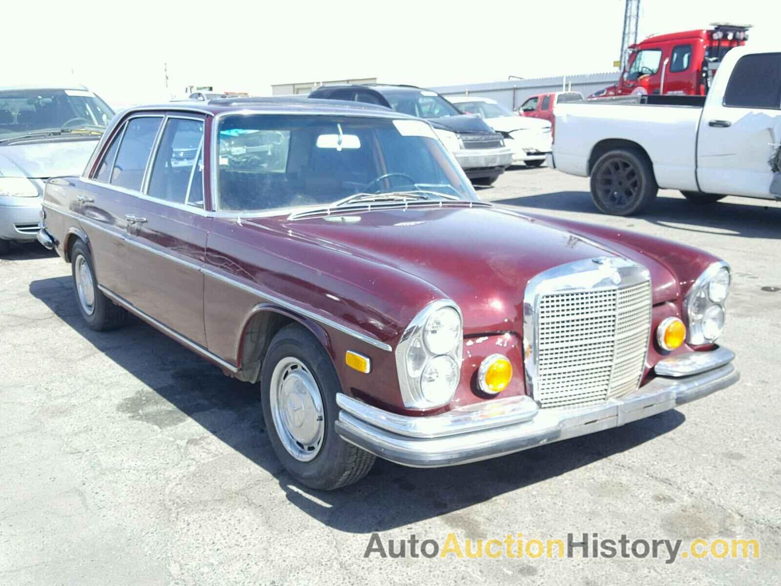 1972 MERCEDES-BENZ 280 SE, 10801812093601