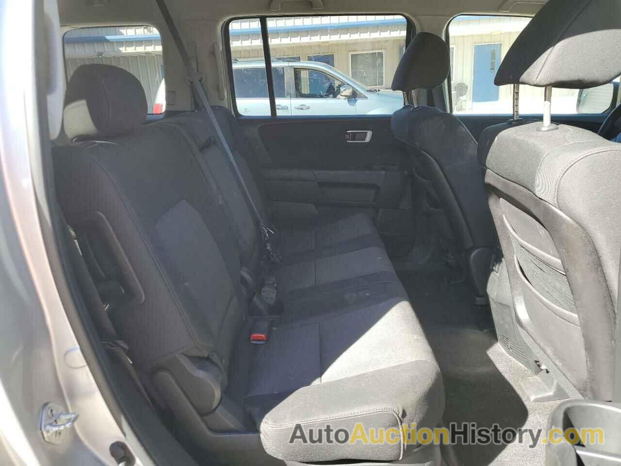 HONDA PILOT EX, 5FNYF4H46BB013288