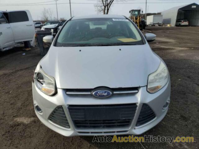 FORD FOCUS SE, 1FAHP3K26CL121588