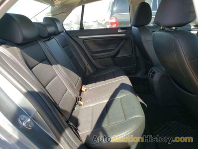 VOLKSWAGEN JETTA SE, 3VWRX7AJXAM157808