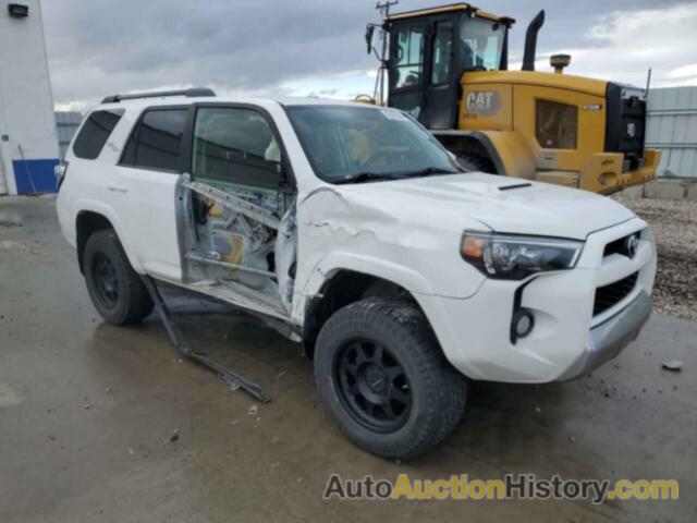 TOYOTA 4RUNNER SR5, JTEBU5JR5K5666795