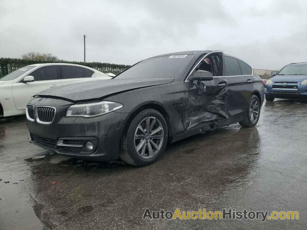 BMW 5 SERIES I, WBA5A5C54GG349989