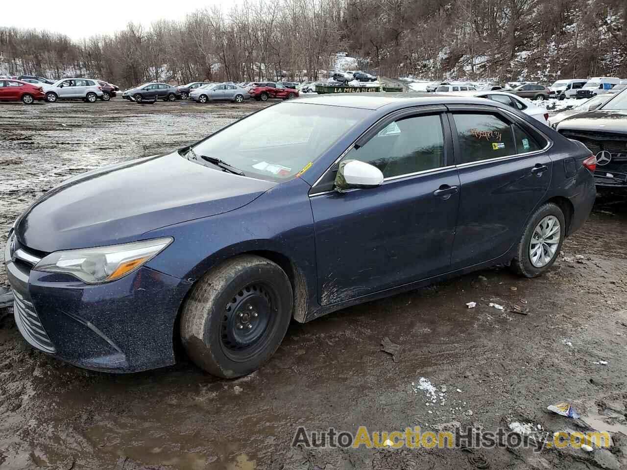 TOYOTA CAMRY LE, 4T4BF1FK5GR567329