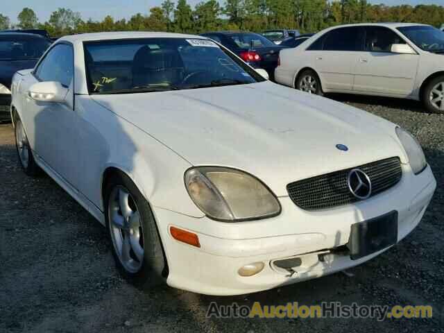 2002 MERCEDES-BENZ SLK 320, WDBKK65FX2F254140