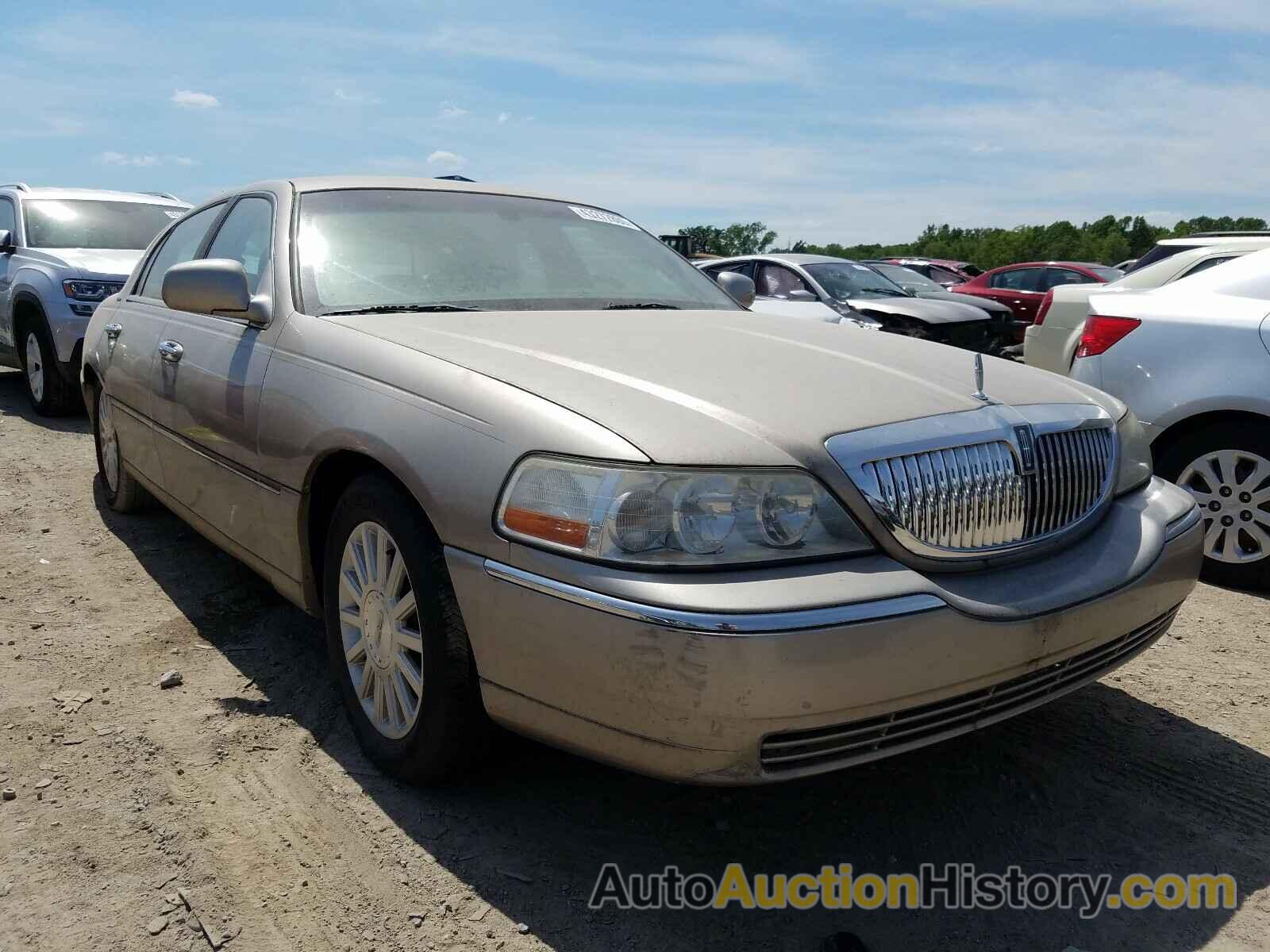 2003 LINCOLN TOWNCAR EXECUTIVE, 1LNHM81WX3Y652540