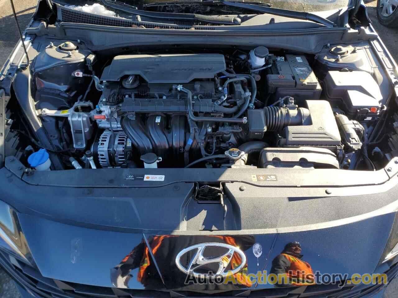 HYUNDAI ELANTRA SEL, KMHLM4AG9PU515212