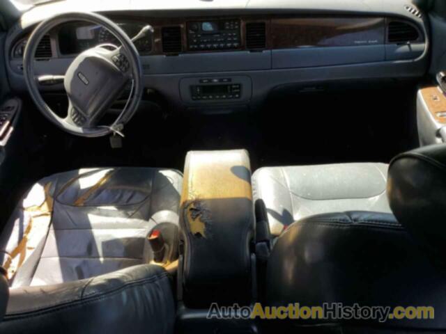 LINCOLN TOWNCAR SIGNATURE, 1LNHM82W6YY941310