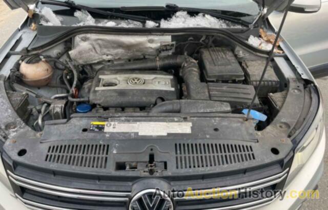 VOLKSWAGEN TIGUAN S, WVGBV7AX1DW558193