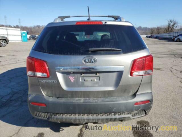 KIA SORENTO BASE, 5XYKTCA19BG164904