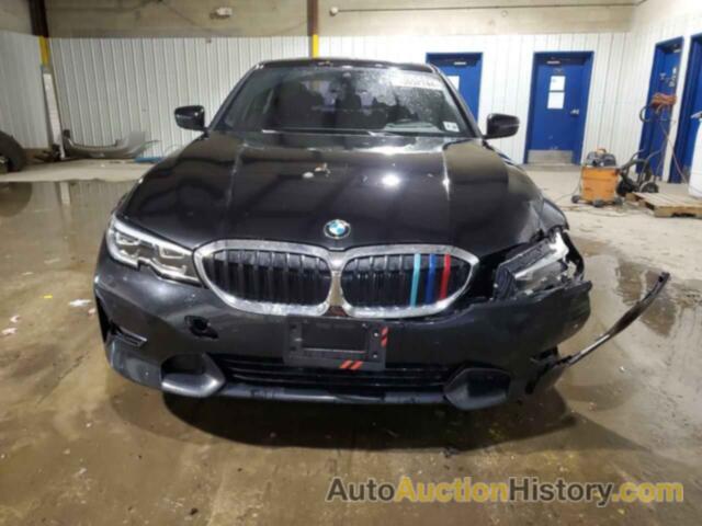 BMW 3 SERIES, WBA5R7C5XKFH17257