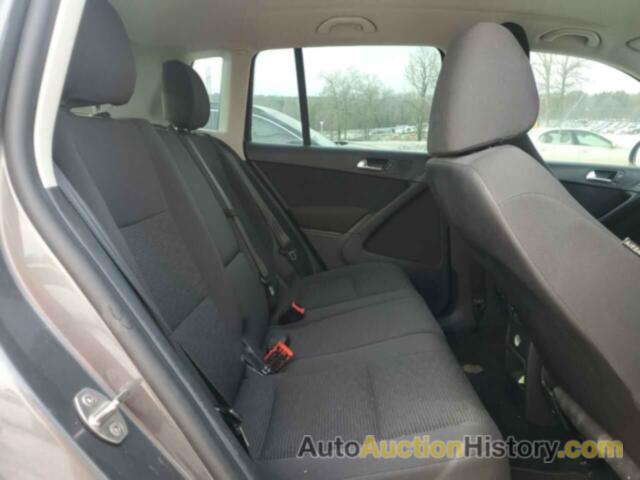 VOLKSWAGEN TIGUAN S, WVGAV7AX2FW509339