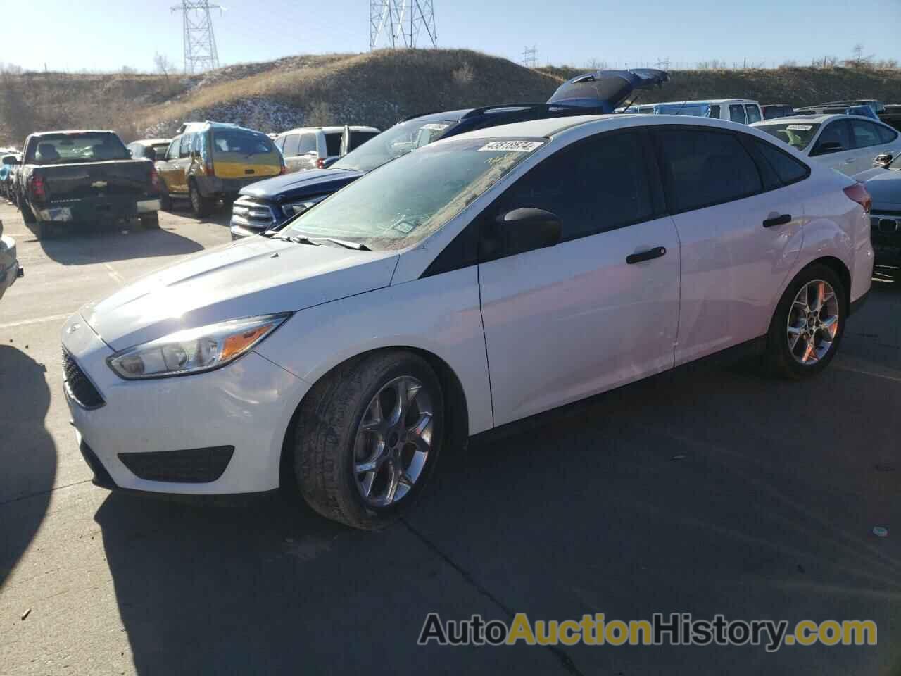 FORD FOCUS S, 1FADP3E25FL323496