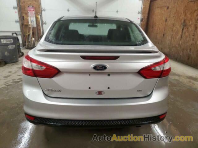 FORD FOCUS SE, 1FAHP3F21CL265138